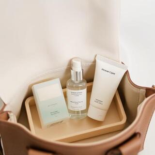 Compact monsoon kit: gel, mist, veil