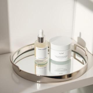 Mirror tray with serum and veil